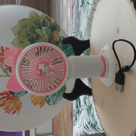 Mini Portable Hello kitty Handheld fan - Picture 1 of 6